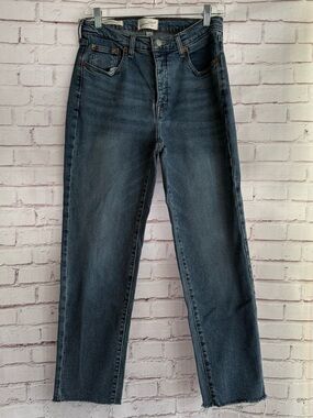 Universal Thread Dark Wash Straight Leg Jeans